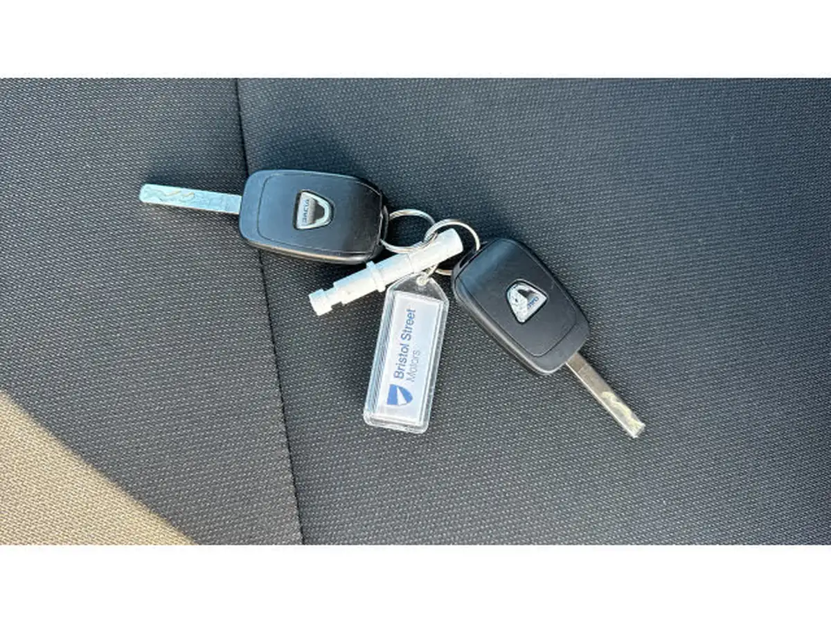 2021-dacia-sandero-10-tce-essential-90bhp-big-19
