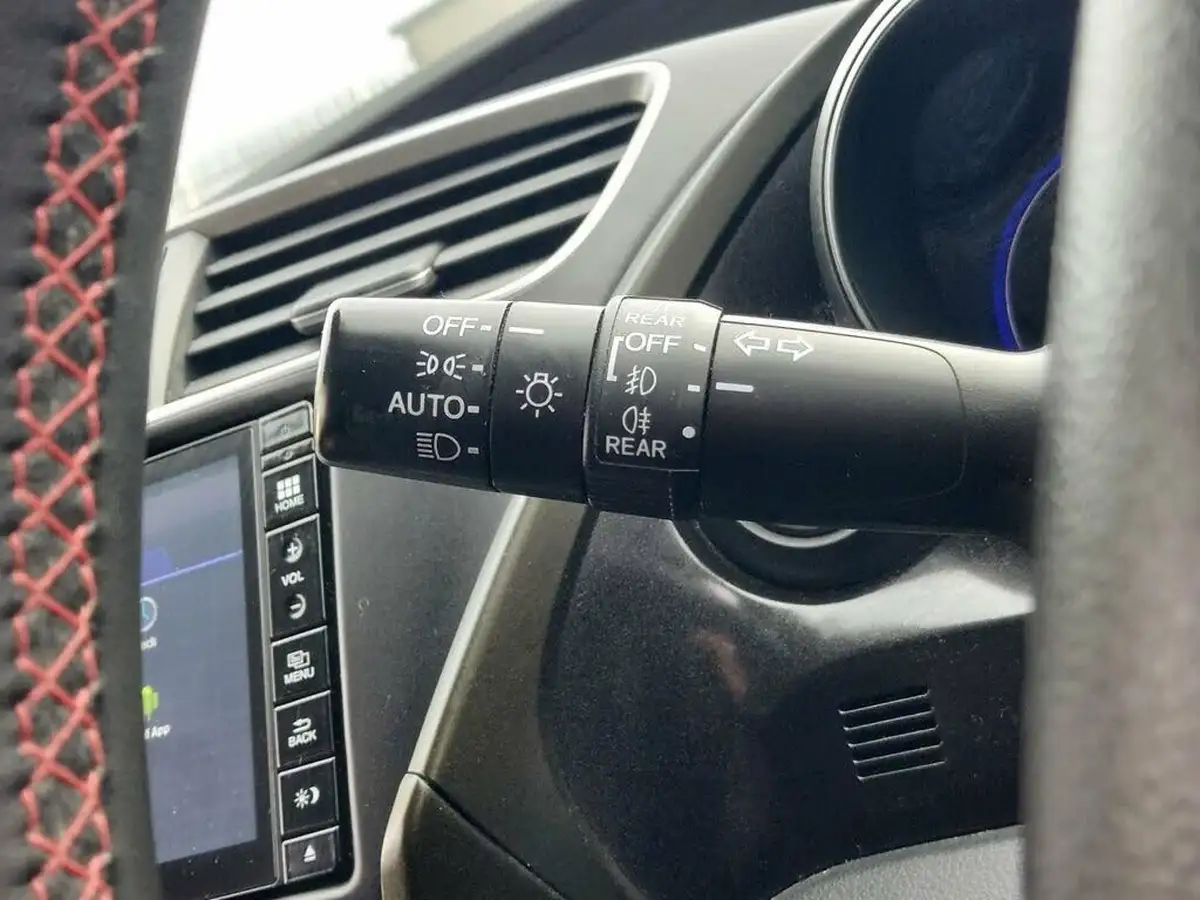 2018-honda-civic-18-i-vtec-sport-navi-auto-big-34