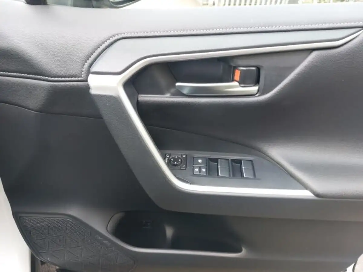2019-toyota-rav4-25-vvt-i-design-219bhp-big-12