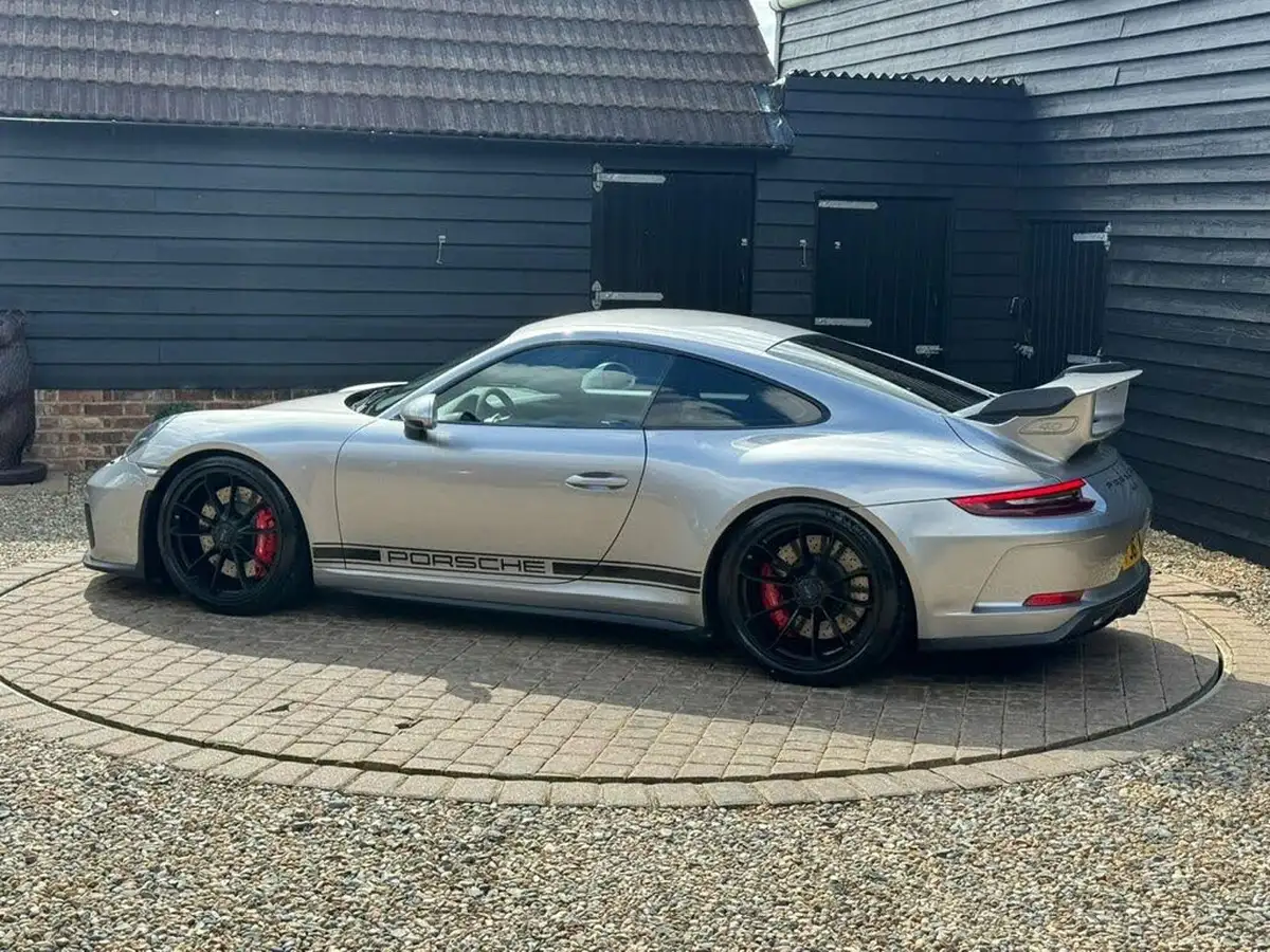 2017-porsche-911-40-gt3-pdk-big-32