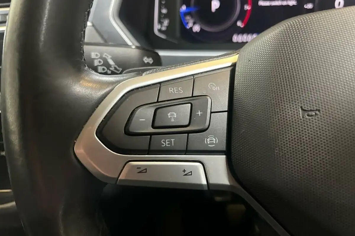 2022-volkswagen-tiguan-allspace-15-tsi-life-dsg-big-15