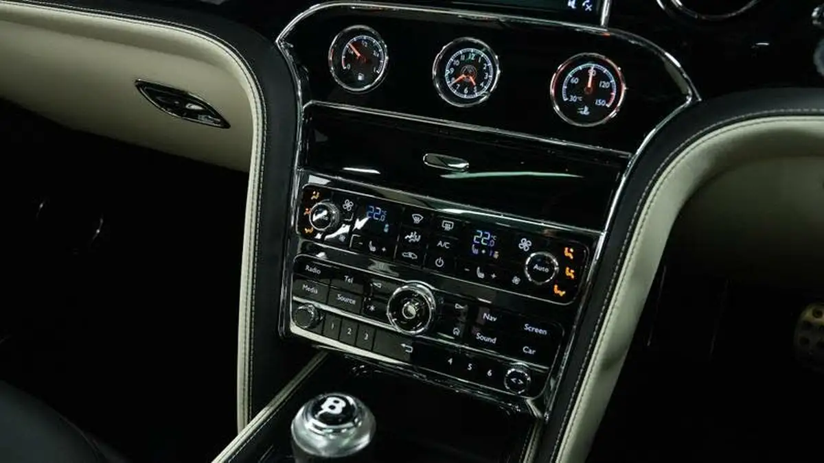 2020-bentley-mulsanne-675-speed-big-31