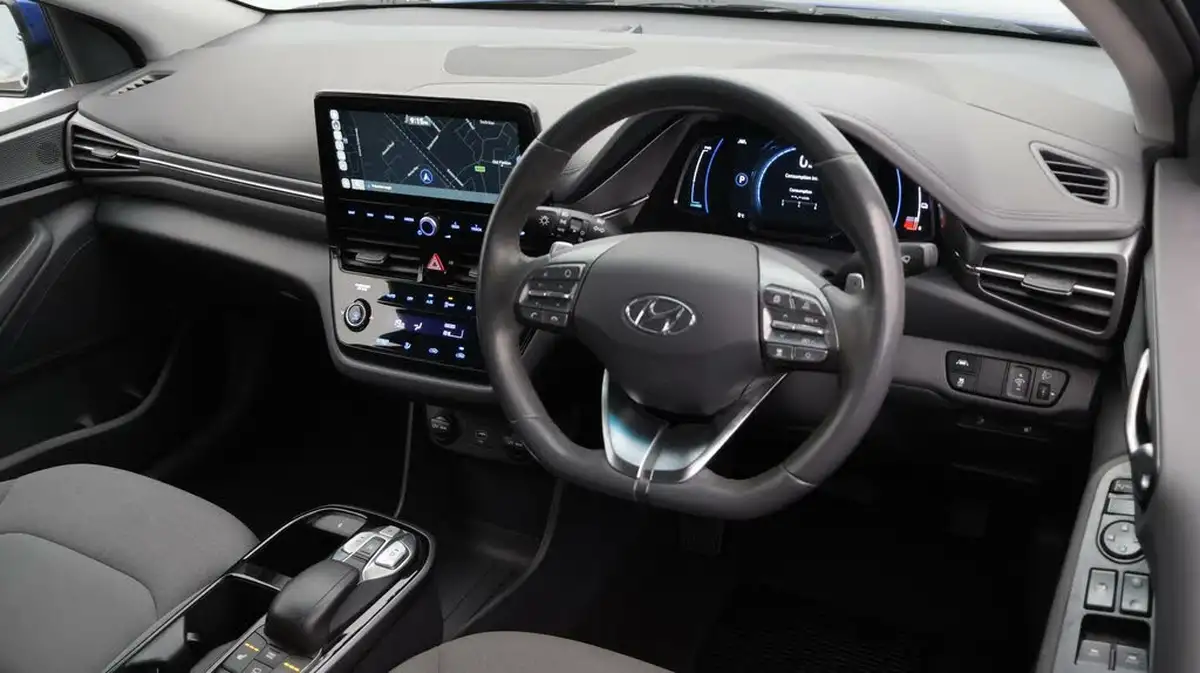 2022-hyundai-ioniq-e-premium-electric-big-9