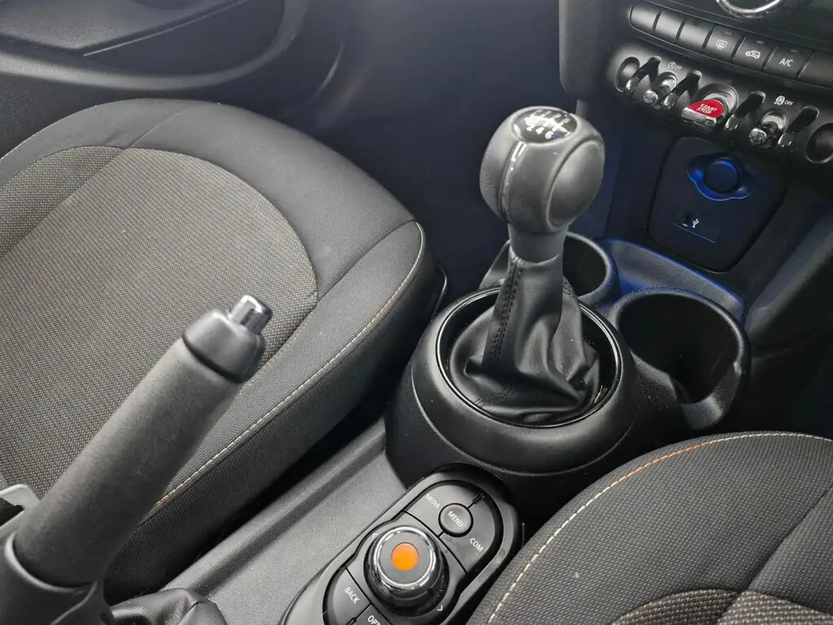 2020-mini-countryman-15-cooper-classic-big-21