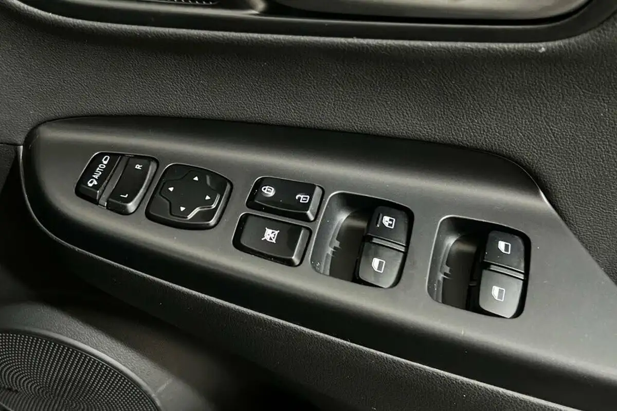 2019-hyundai-kona-10-t-gdi-premium-se-1-tone-roof-big-37