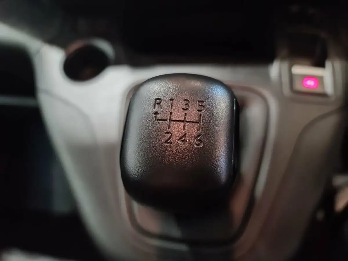 2023-peugeot-partner-15-bluehdi-1000-professional-premium-100pseu6d-ss-big-31