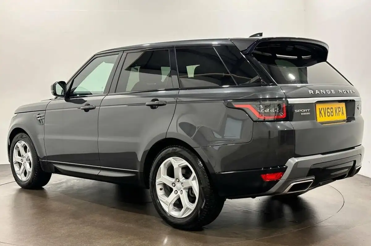 2018-land-rover-range-rover-sport-30-sd-v6-hse-sdv6-big-2