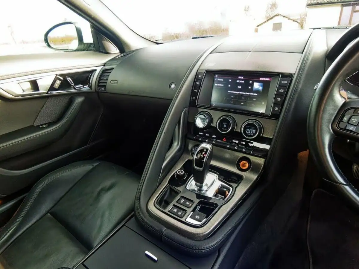 2016-jaguar-f-type-30-v6-sc-s-coupe-auto-big-32