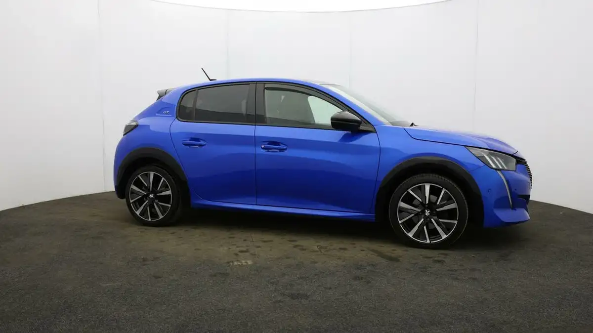 2022-peugeot-208-15-bluehdi-gt-100bhp-big-50