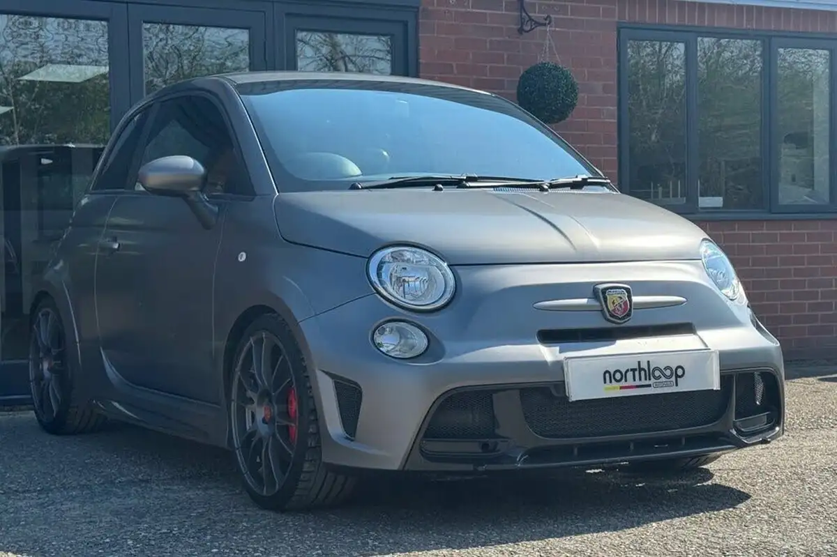 2016-abarth-500-14-tjet-695-biposto-big-6