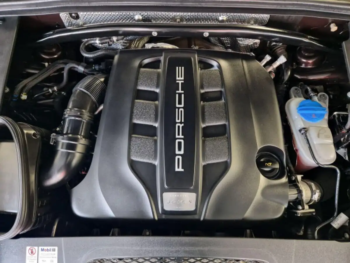 2017-porsche-macan-30td-s-big-13