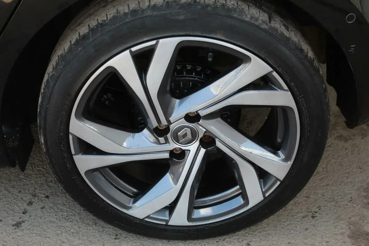 2020-renault-clio-10-tce-rs-line-100bhp-big-28