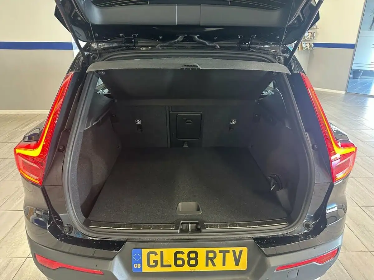 2019-volvo-xc40-20td-d4-r-design-big-25