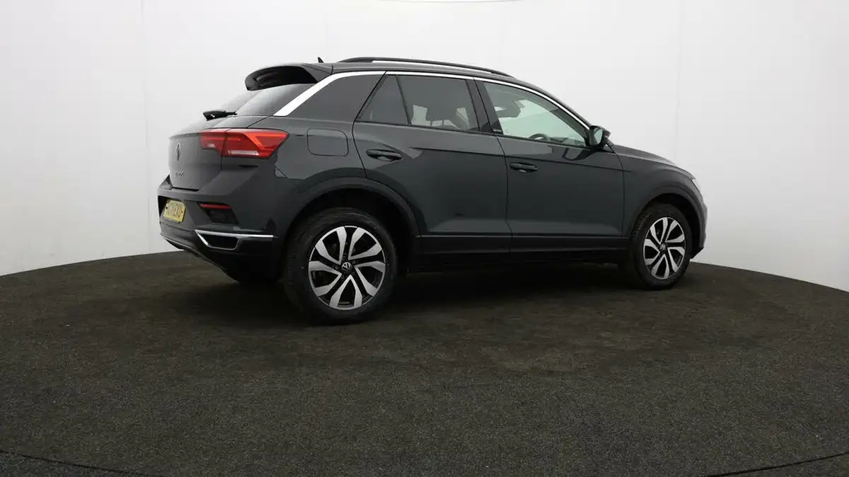2022-volkswagen-t-roc-10-tsi-active-hatchback-5d-big-32