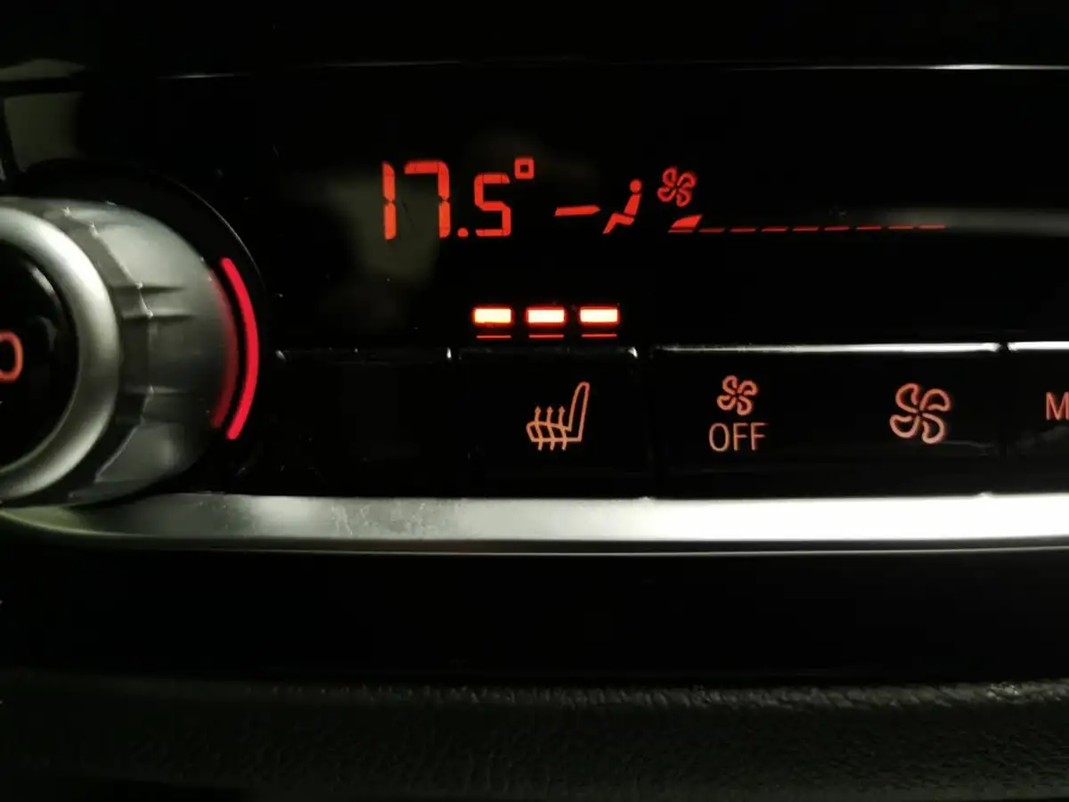 2021-bmw-5-series-20-520i-se-saloon-4d-big-18