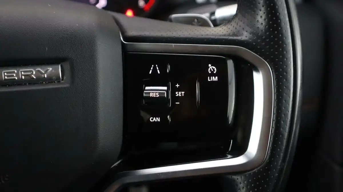 2021-land-rover-discovery-sport-20-d200-r-dynamic-se-big-24