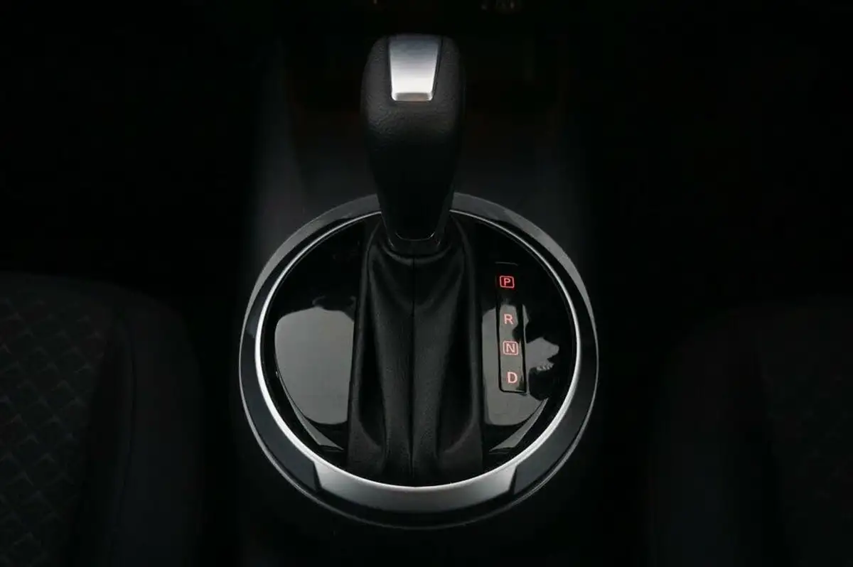 2021-nissan-juke-10-dig-t-acenta-dct-big-15