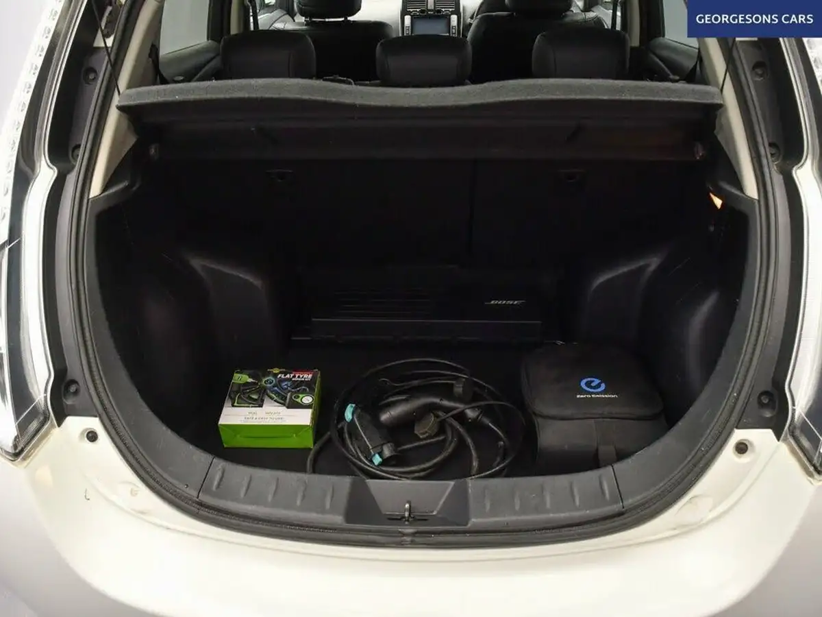 2016-nissan-leaf-e-tekna-30kwh-big-8
