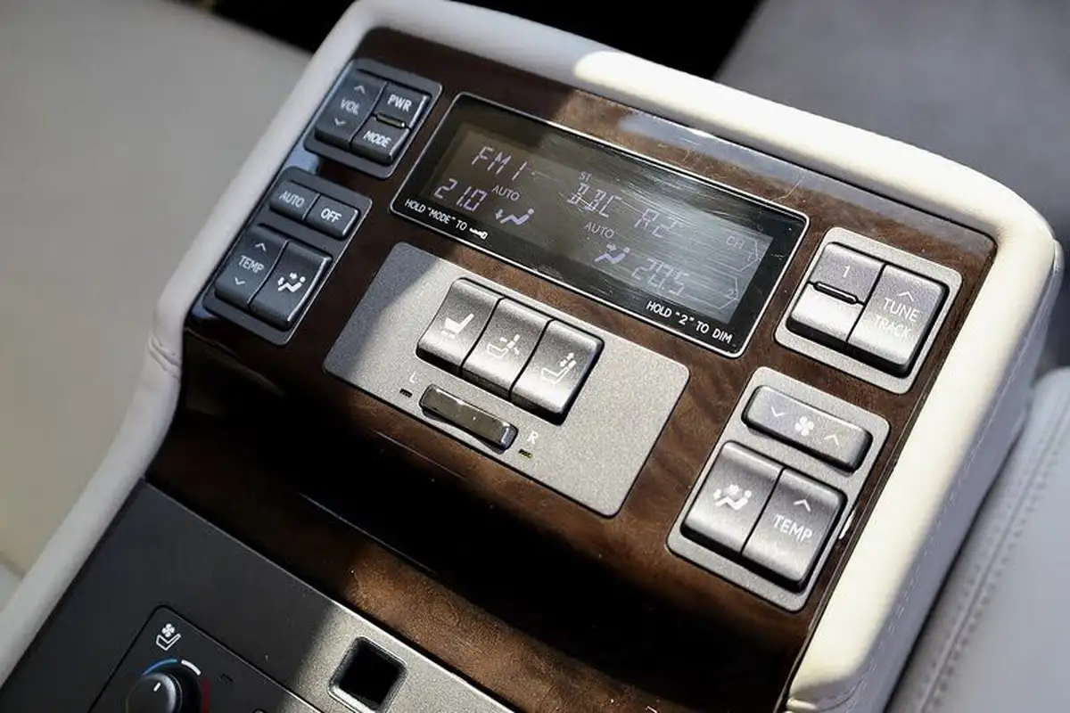 2008-lexus-ls-460-46-se-l-big-33