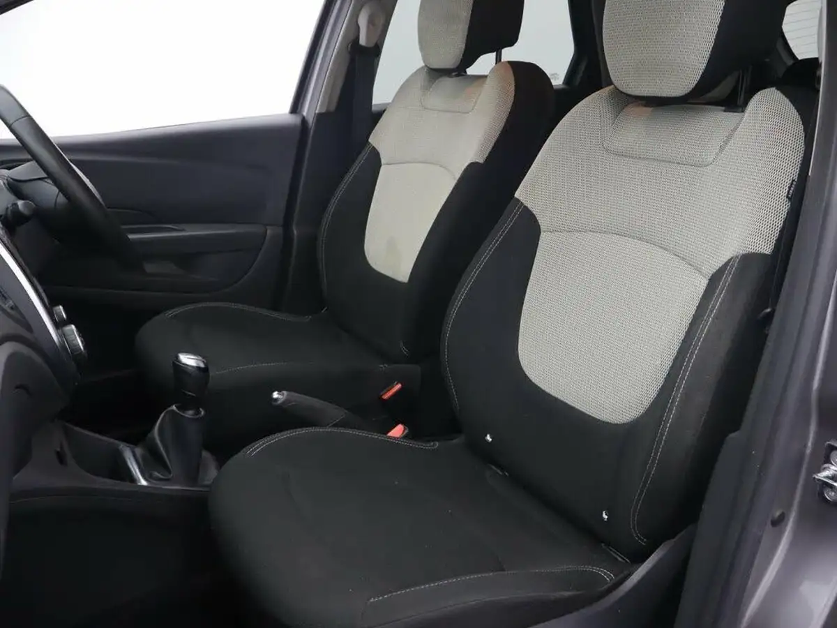2019-renault-captur-09-tce-iconic-big-26