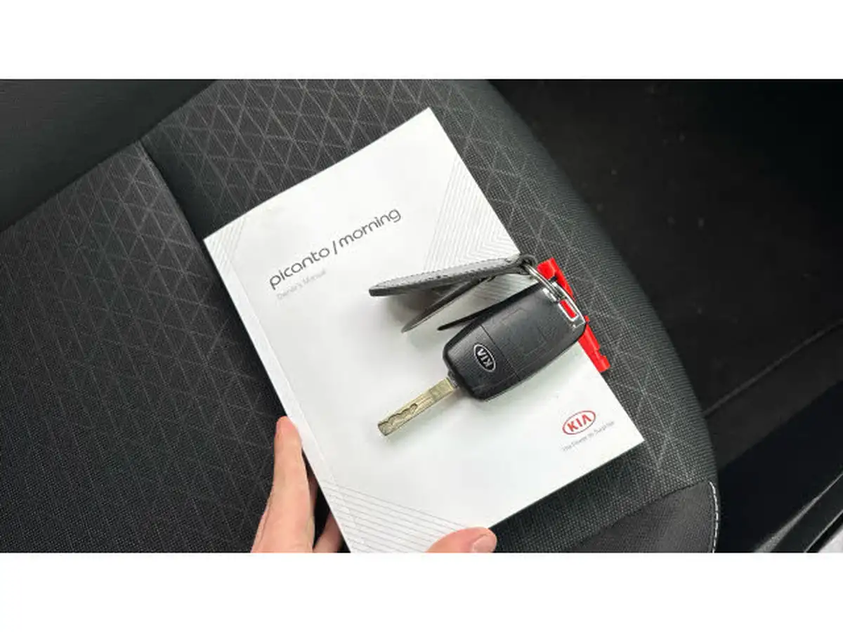 2021-kia-picanto-10-2-big-18