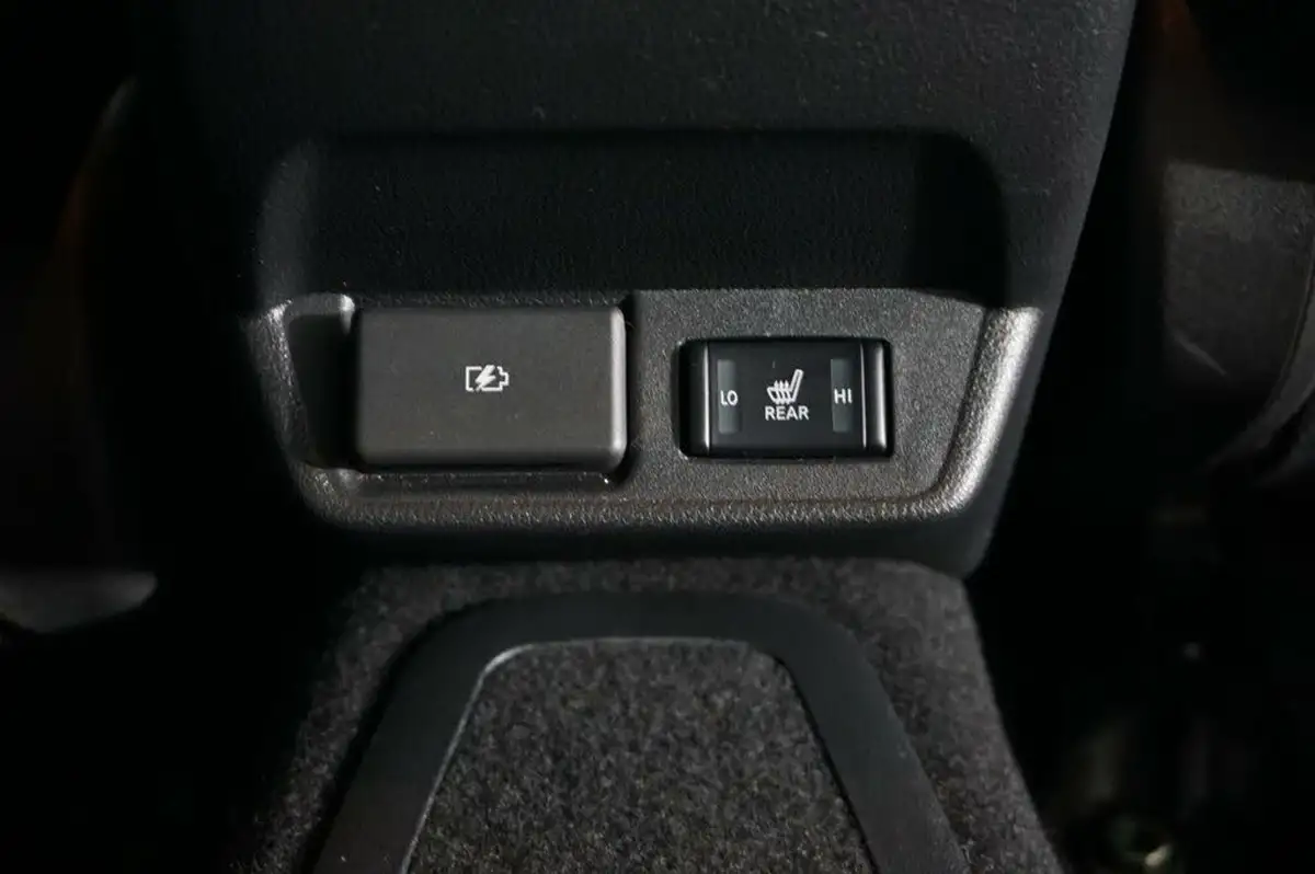 2023-nissan-leaf-e-tekna-39kwh-big-21