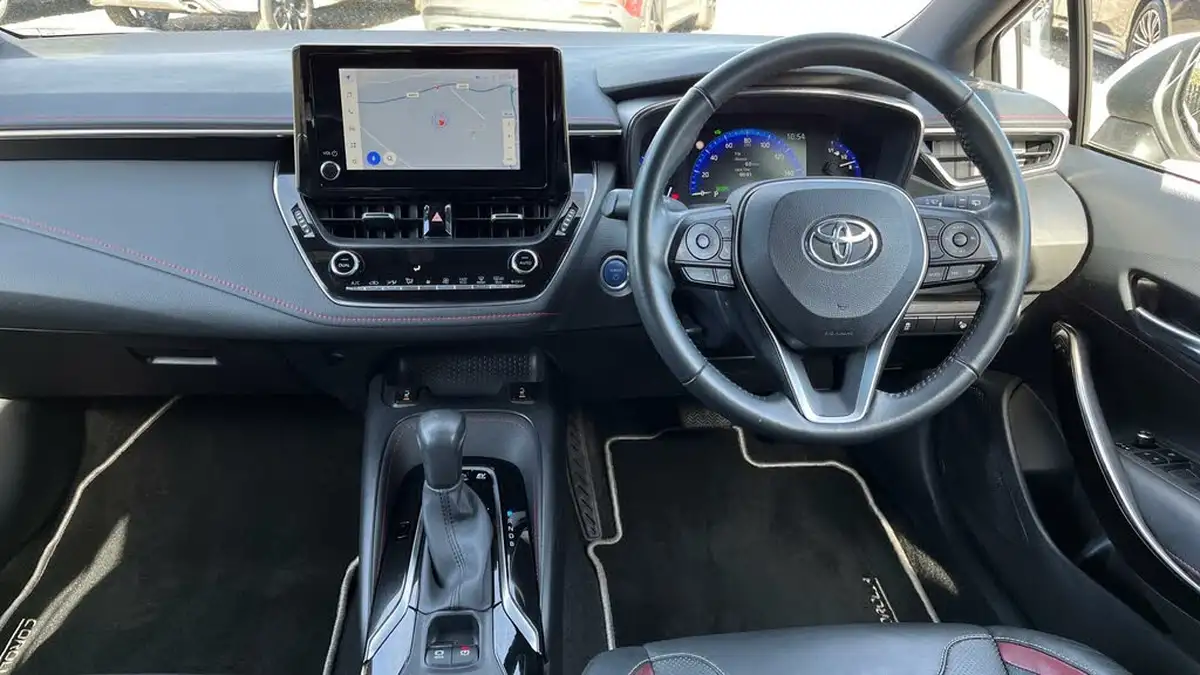 2022-toyota-corolla-18-vvt-i-excel-120bhp-trk-hatchback-big-4