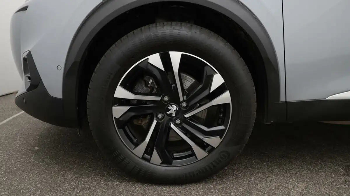 2021-peugeot-2008-suv-e-gt-big-18