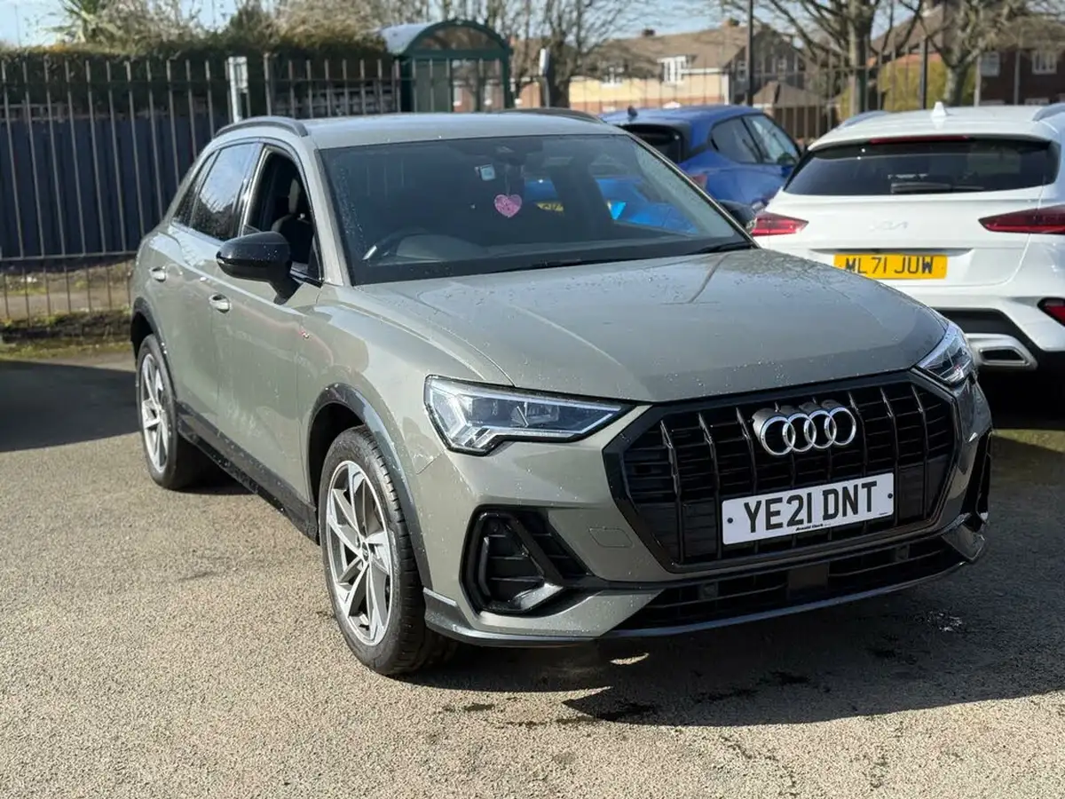 2021-audi-q3-15-35-tfsi-black-edition-codcomfort-sound-pack-station-wagon-big-4