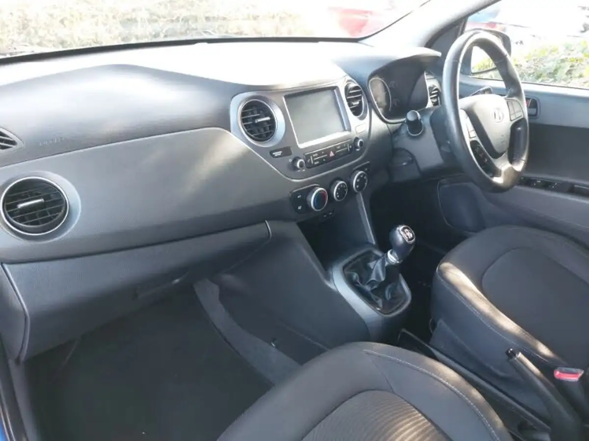 2019-hyundai-i10-10-play-big-4