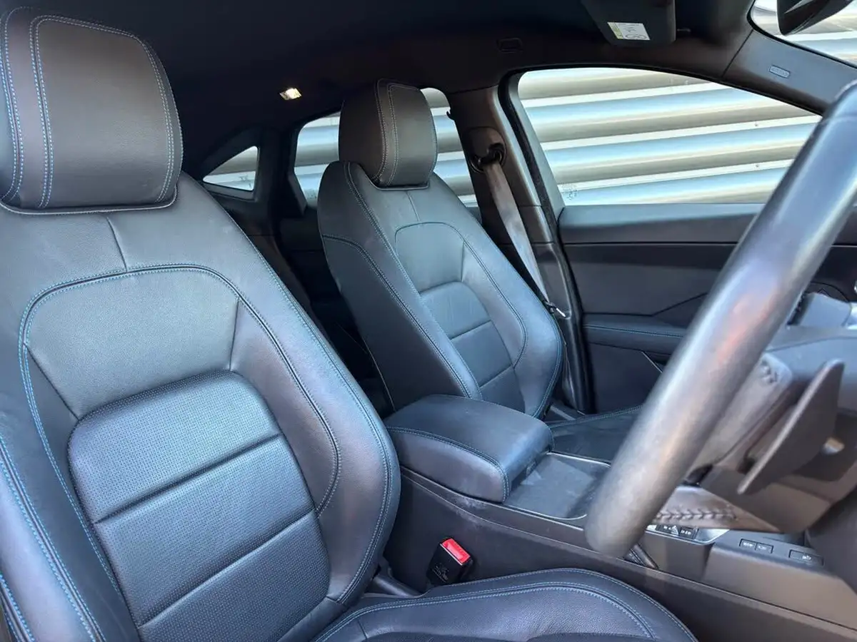 2018-jaguar-e-pace-20-i4d-r-dynamic-s-150ps-awd-ss-auto-big-12