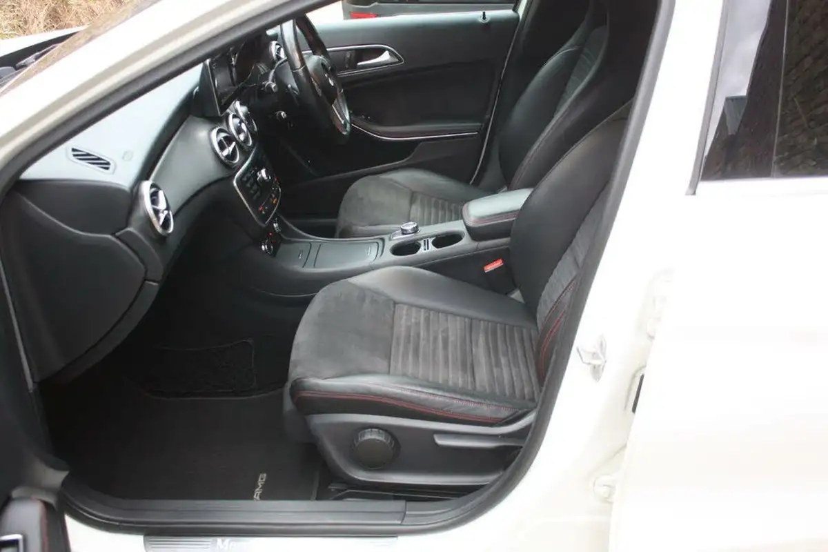 2014-mercedes-benz-gla-class-21cdi-amg-line-premium-package-170bhp-220-4matic-7g-dct-big-9