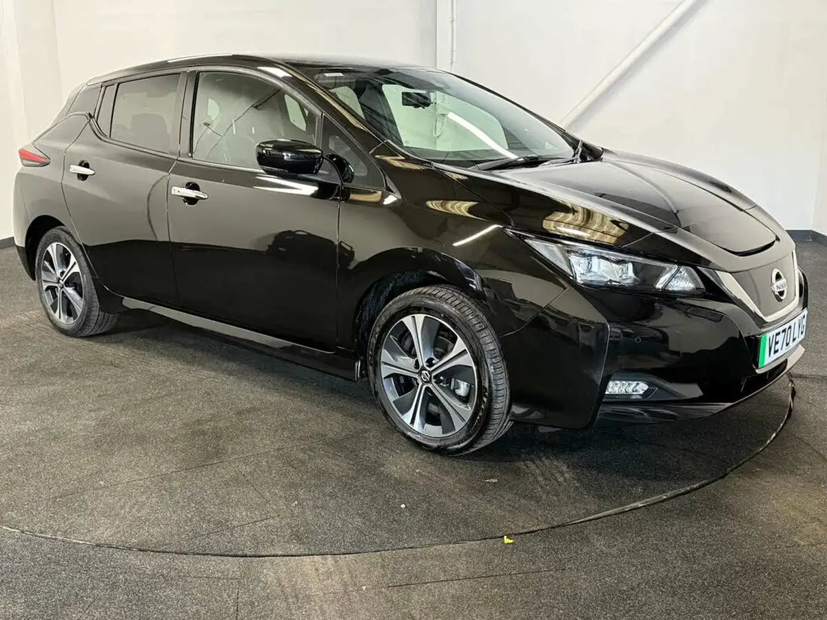2020-nissan-leaf-e-e-tekna-big-6