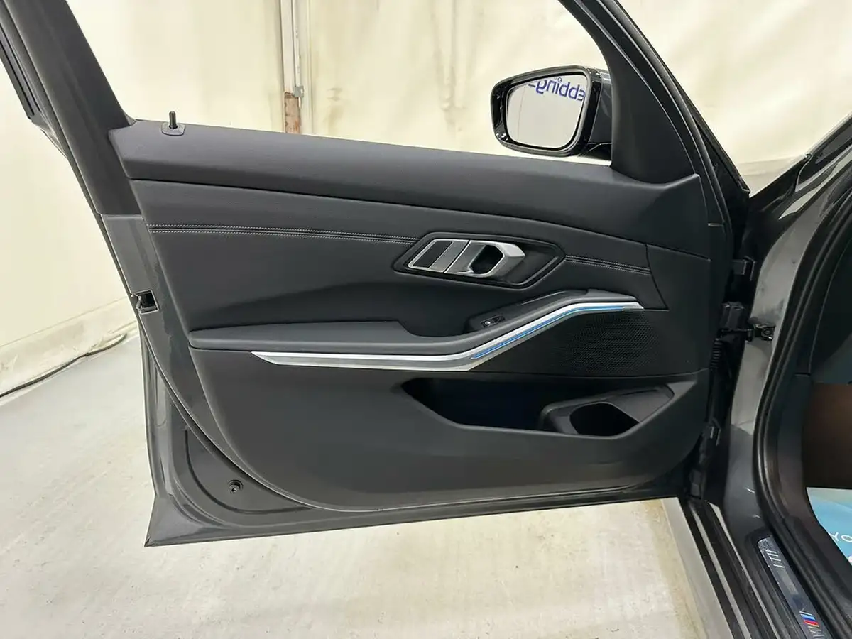 2020-bmw-3-series-20-330e-m-sport-saloon-4d-big-31