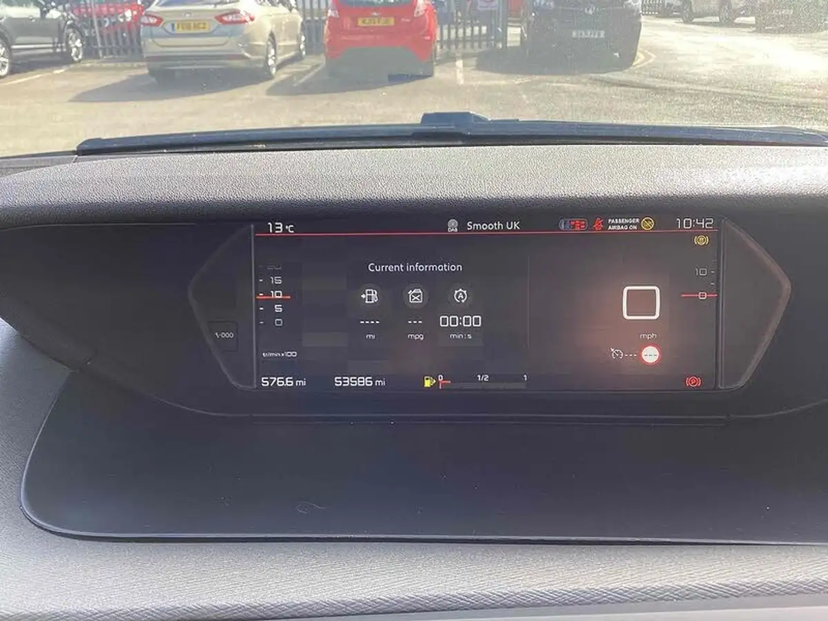 2021-citroen-grand-c4-spacetourer-12-puretech-sense-big-29