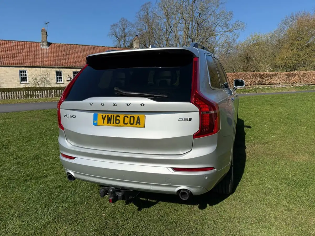 2016-volvo-xc90-20td-momentum-big-5