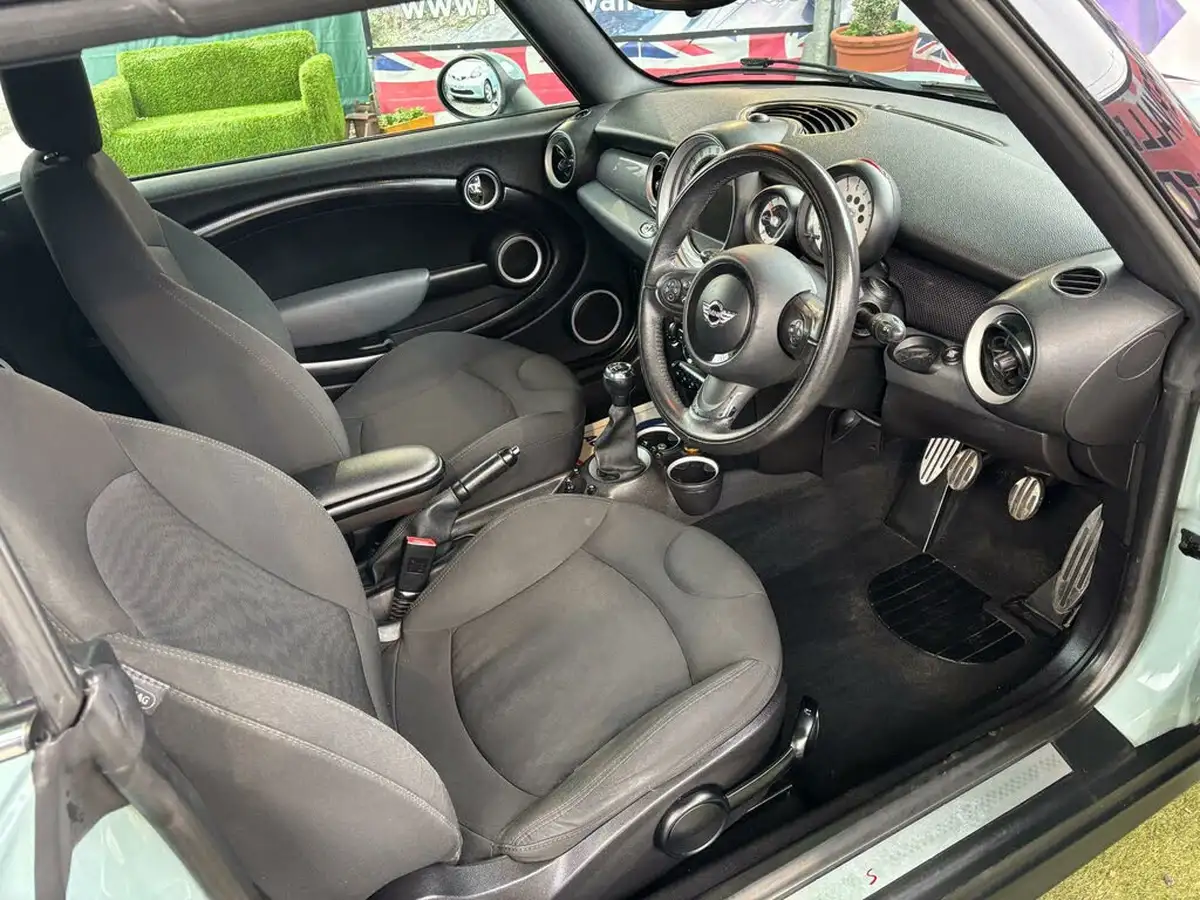 2012-mini-cooper-16-cooper-s-avenue-convertible-2d-big-5