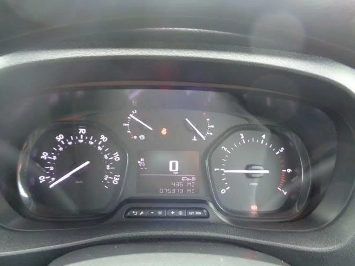 2021-peugeot-expert-15-bluehdi-compact-120bhp-big-19