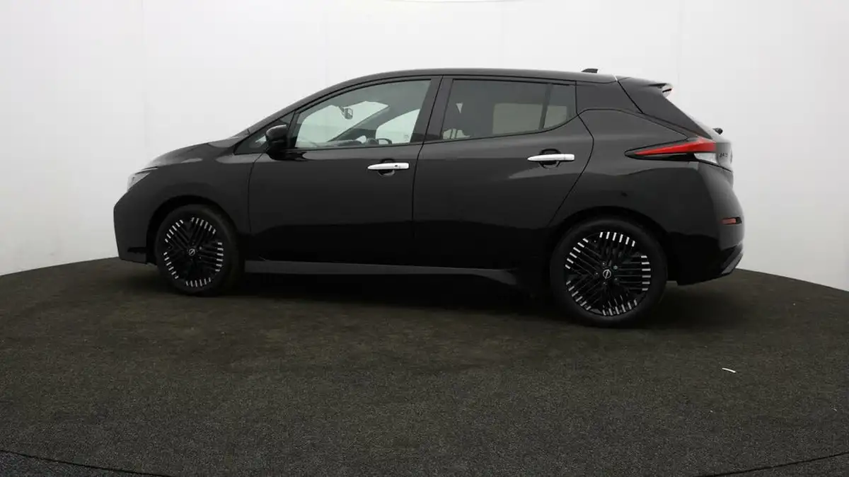 2022-nissan-leaf-e-tekna-39kwh-big-63