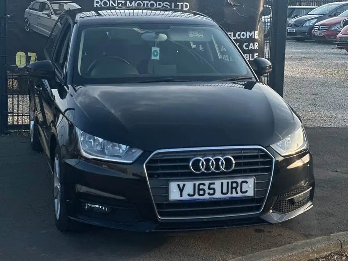 2015-audi-a1-16tdi-sportback-5d-big-12