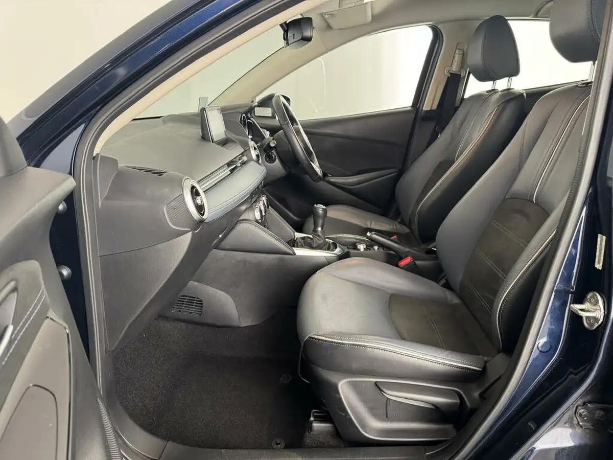 2021-mazda-mazda2-15-skyactiv-g-gt-sport-nav-light-stone-big-10