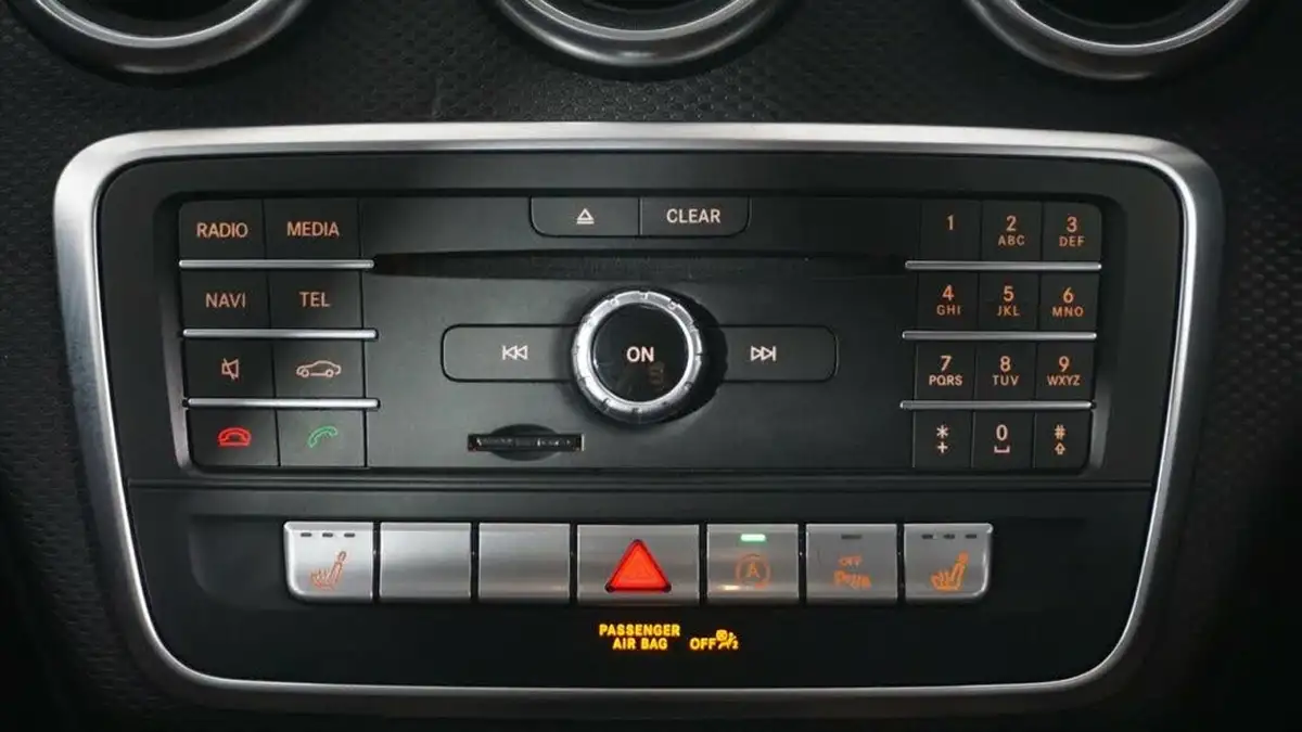 2016-mercedes-benz-a-class-15d-a180d-se-executivess-big-14