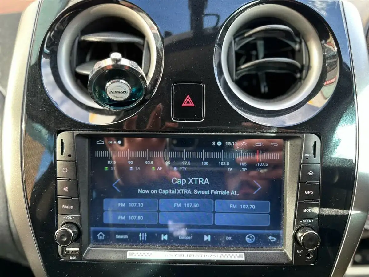 2013-nissan-note-big-42