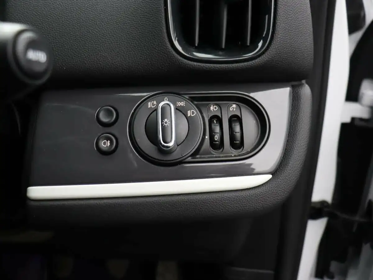 2019-mini-countryman-20-cooper-s-classic-big-23