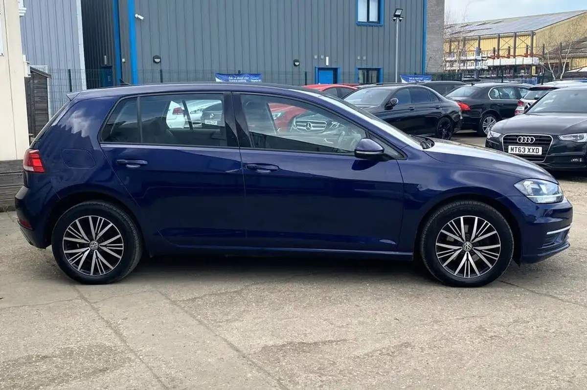 2018-volkswagen-golf-16tdi-se-nav-hatchback-5d-big-6
