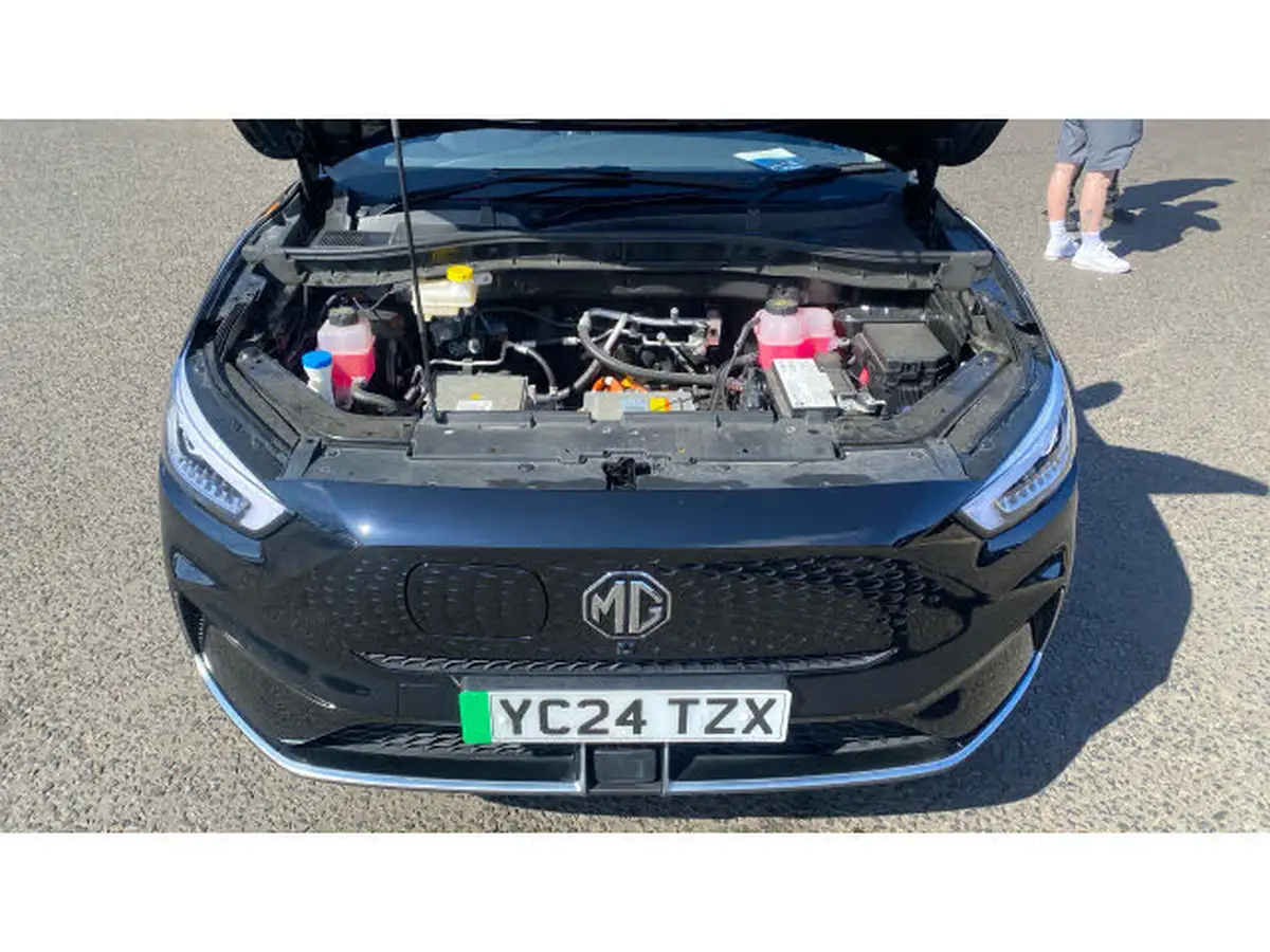 2024-mg-zs-suv-e-trophy-connect-ev-156ps-long-range-big-7