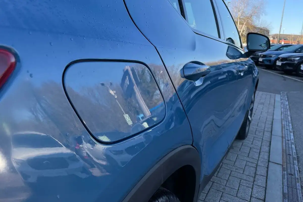 2024-volvo-xc40-20-b4-plus-big-17