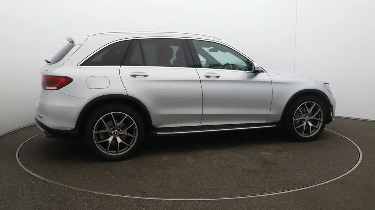2020-mercedes-benz-glc-class-20d-glc300d-amg-line-premium-plus-station-wagon-5d-big-45