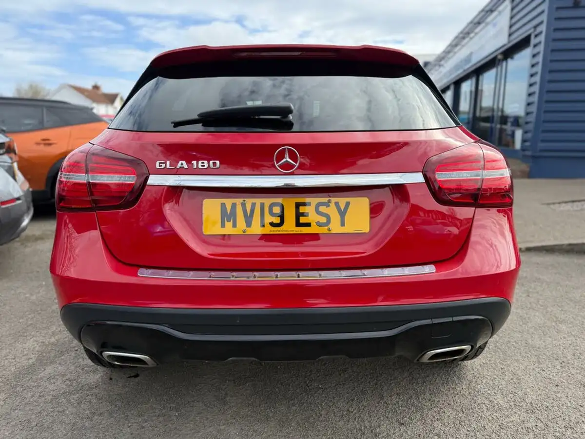 2019-mercedes-benz-gla-class-16-gla-180-urban-edition-ss-big-52