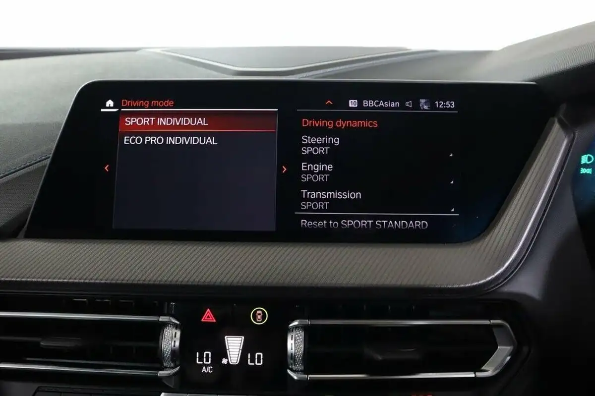 2022-bmw-1-series-20-m135i-xdrive-big-54